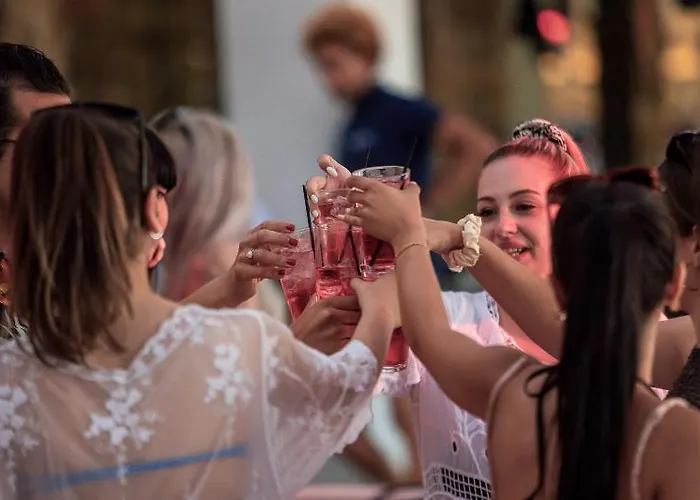 Aegon Mykonos, Autograph Collection קאלו ליבאדי