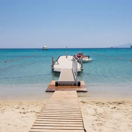 Aegon Mykonos, Autograph Collection 5* 칼로 리바디